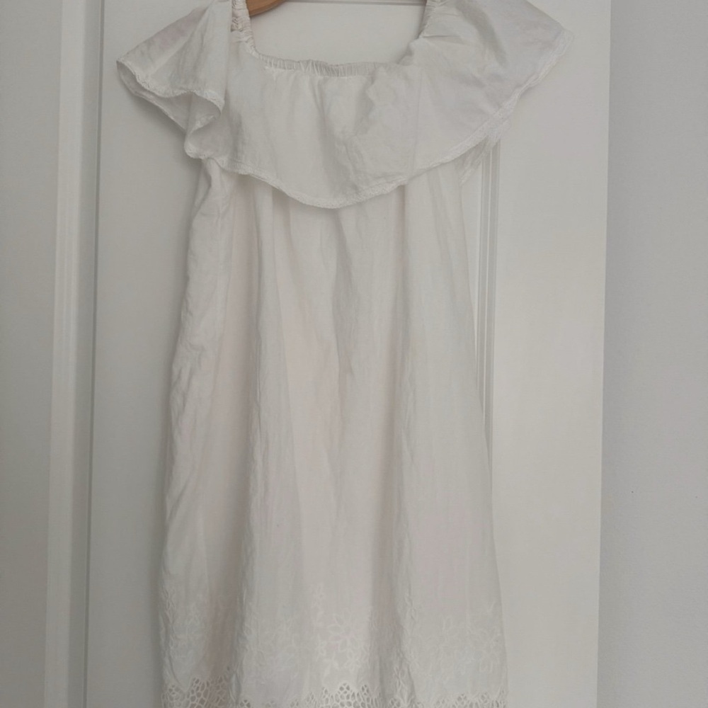 Old Navy women’s white ruffle off shoulder eyelet detail dress size medium 8 10